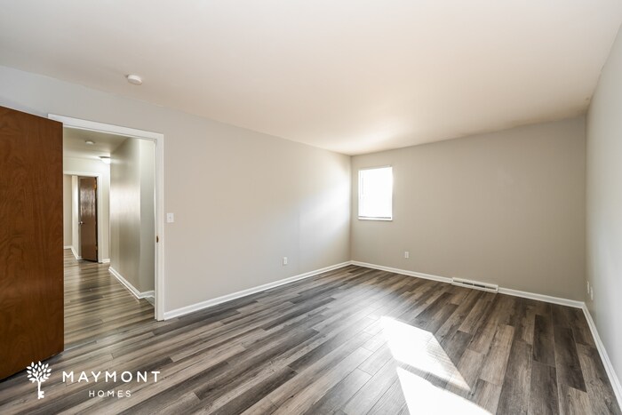 Building Photo - 7172 Grantham Way