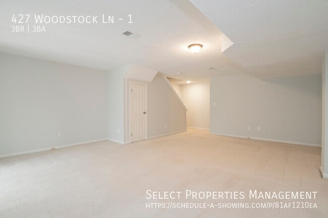 Building Photo - 427 Woodstock Ln