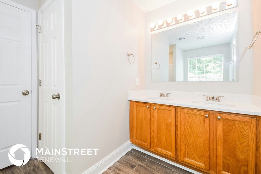 Building Photo - 4066 Jewel Terrace