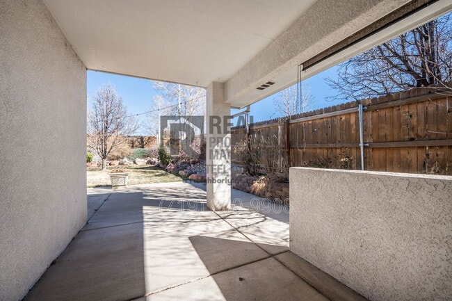 Building Photo - 842 Edna Way