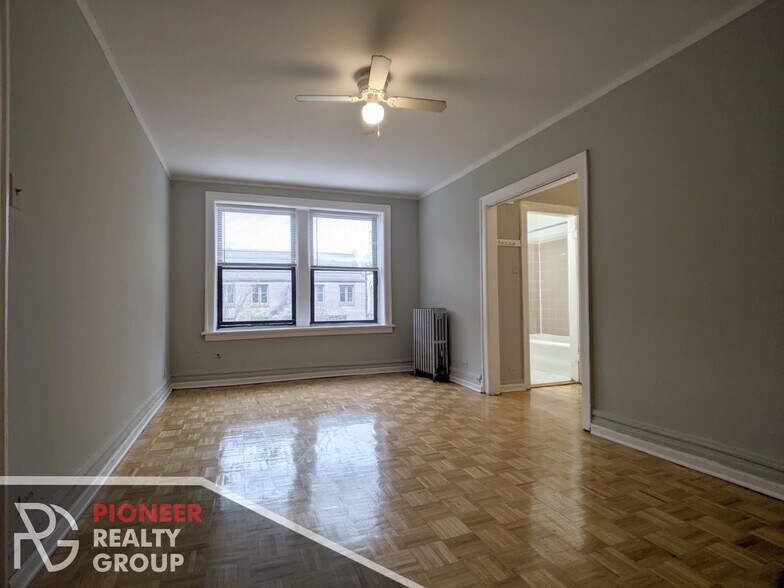 Building Photo - 705 W Belmont Ave
