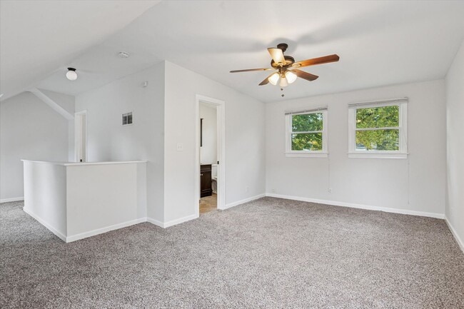 Building Photo - 206 Decalb Ave