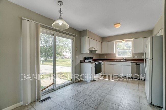 Building Photo - 3618 Willow Run Dr