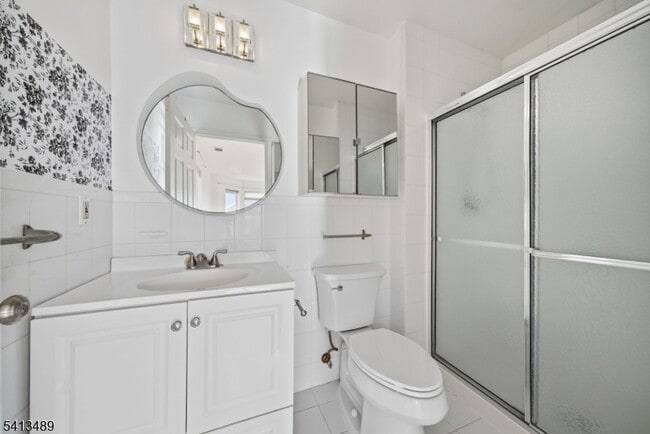 Building Photo - 8 Jennifer Dr