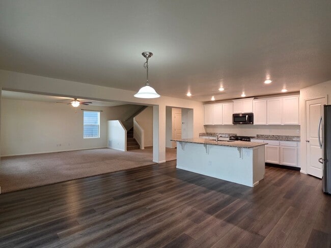 Building Photo - MASSIVE 5 Bedroom Home In Bennett!