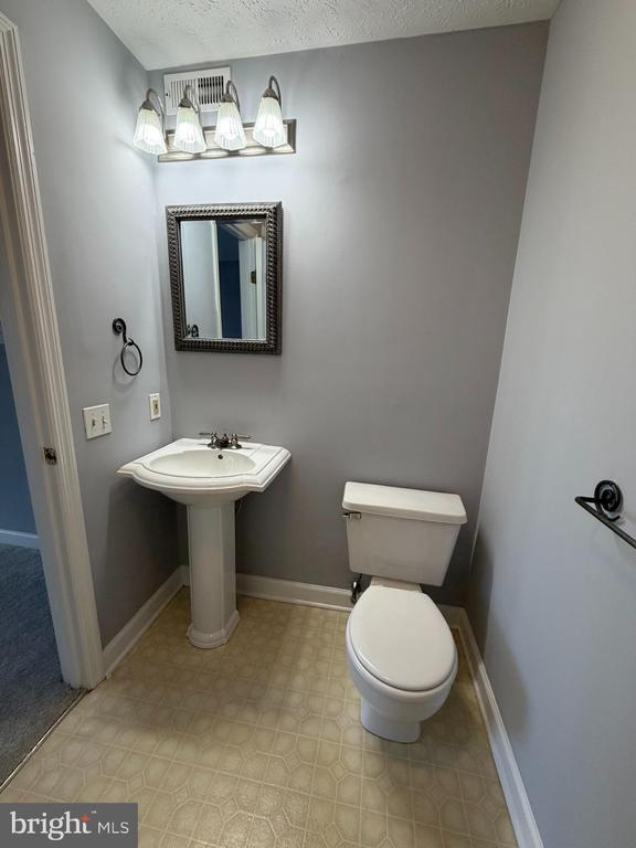 Building Photo - 1401 Sage Ln