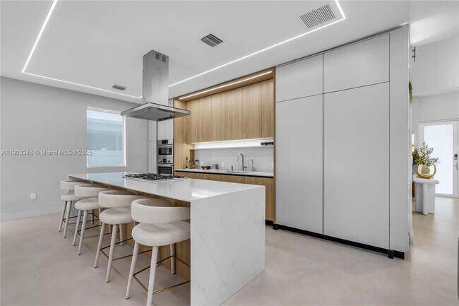 Building Photo - 7533 NW 98th Ct