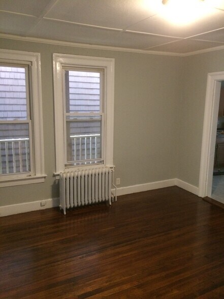 Building Photo - 976 State St