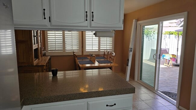 Building Photo - 10348 Rancho Carmel Dr