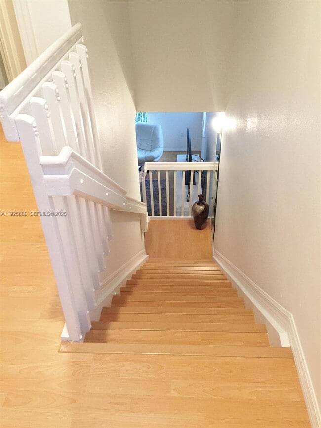 Building Photo - 8940 NE 8th Ave