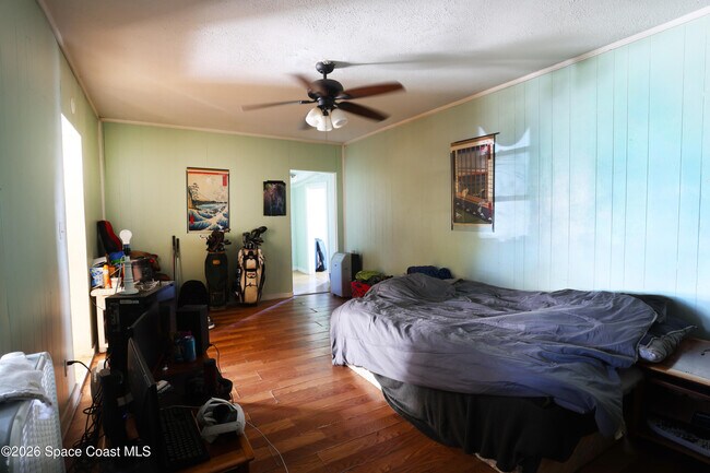 Building Photo - 317 Pineda St