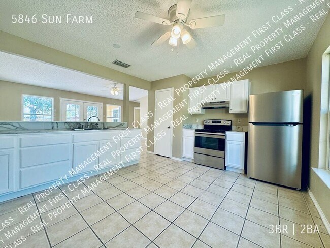 Building Photo - 5846 Sun Farm