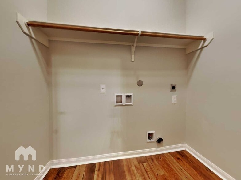 Building Photo - 306 Lazy Pine Ct