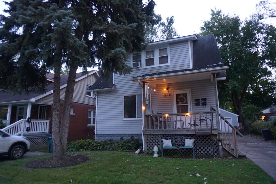 Building Photo - 318 Channing St