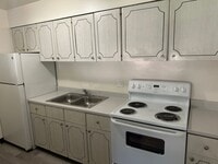 Building Photo - 1 Bedroom 1 bath 3rd floor unit in Boardman