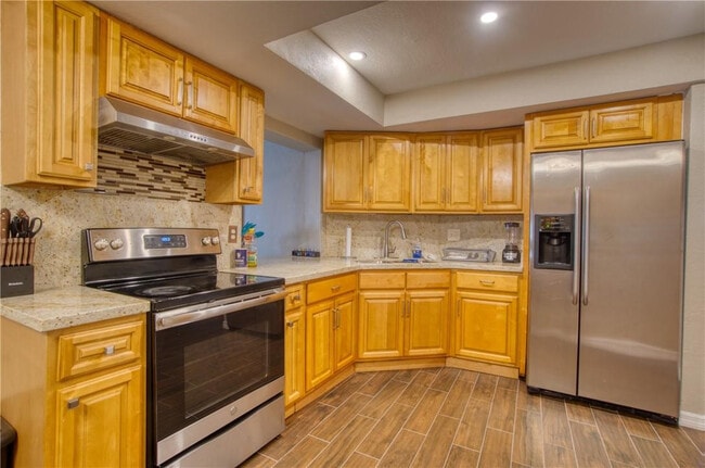 Building Photo - 3513 E Shore Rd