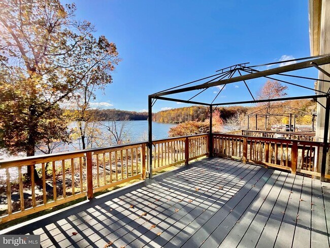 Building Photo - 20140 Timber Oak Ln