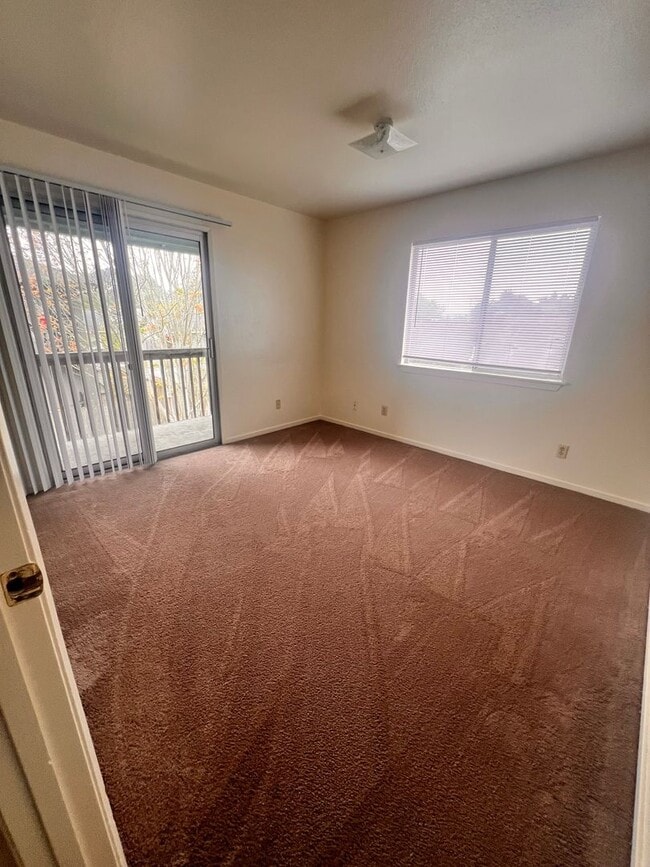 Building Photo - 1330 Haven Ln
