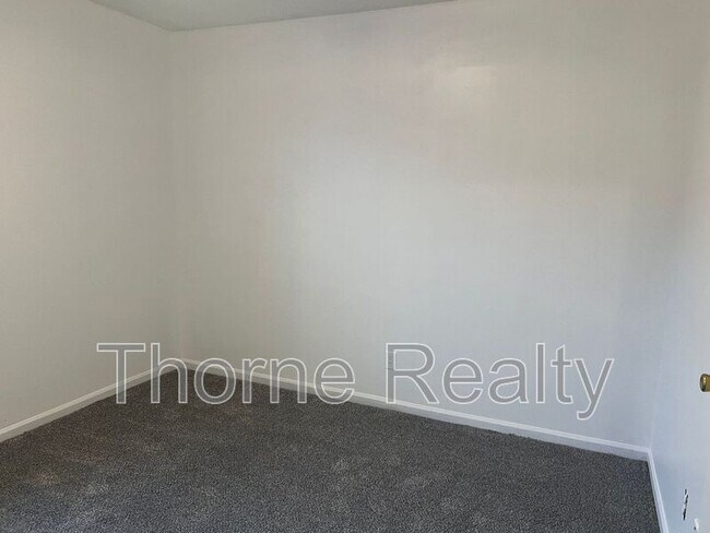 Building Photo - 200 Barnhill Ave