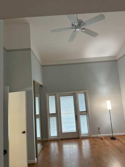 Building Photo - 3014 Persimmon Pl