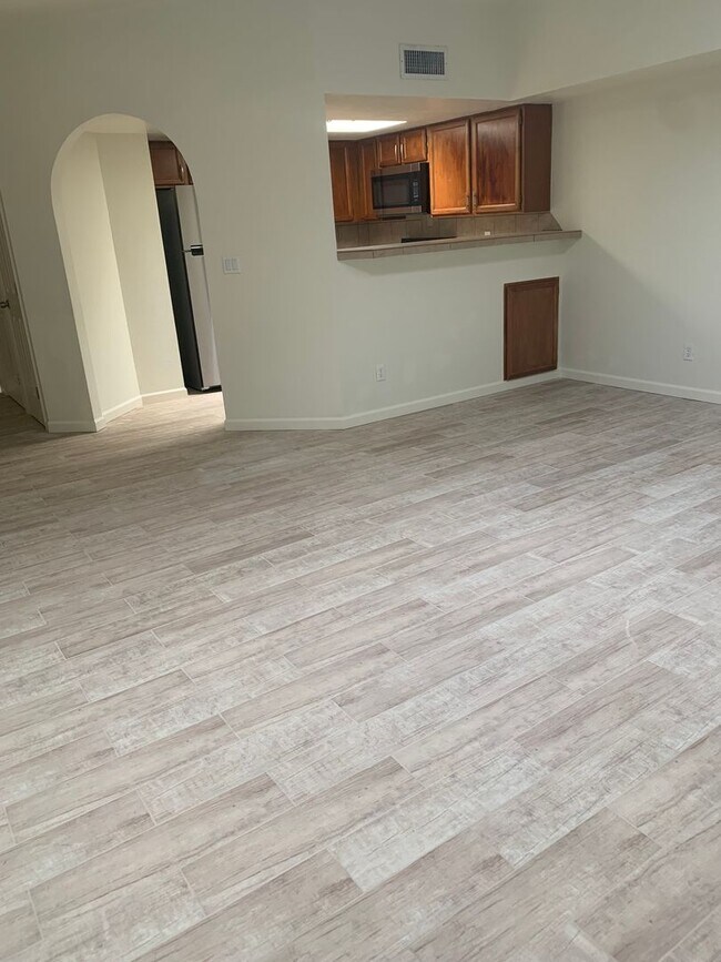 Building Photo - Chevelon