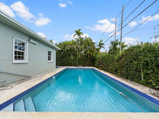 Building Photo - Southwest 47th Street, Miami, FL 33155 - 3 BR 1 BA single-family home