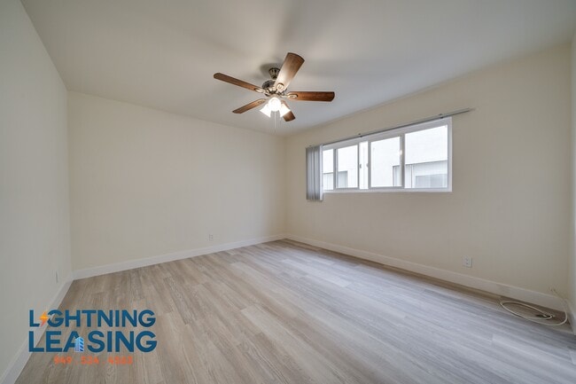Building Photo - 921 Normandie Ave