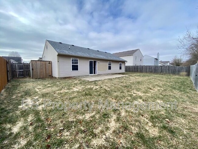 Building Photo - 310 Lockerbie Ln