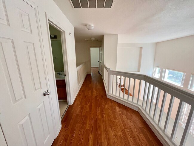 Building Photo - Bright & Spacious 4BR/3BA Home in Desirable East Davis – 1,980 Sq Ft