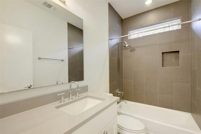 Building Photo - 2503 S 6th St