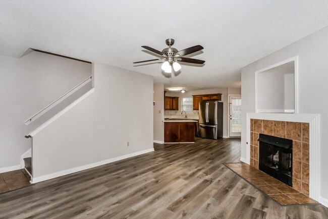 Building Photo - 4444 Shadow Ridge Dr