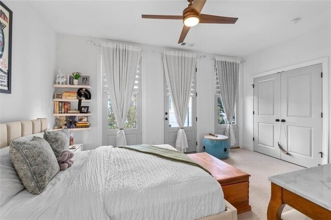 Building Photo - 518 Bismark Rd NE