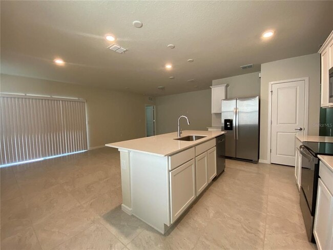 Building Photo - 2110 Charming Ave