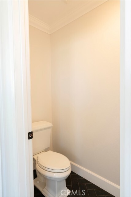 Building Photo - 6206 E Cliffway Dr
