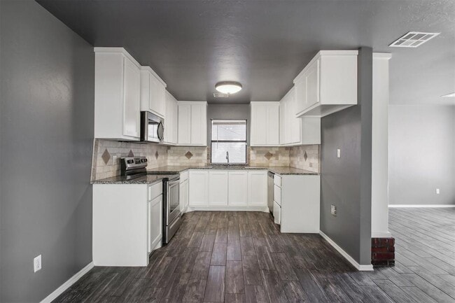 Building Photo - 2817 Green Canyon Dr