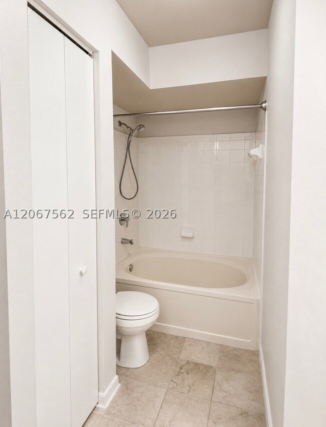 Building Photo - 4847 Palm Hill Dr