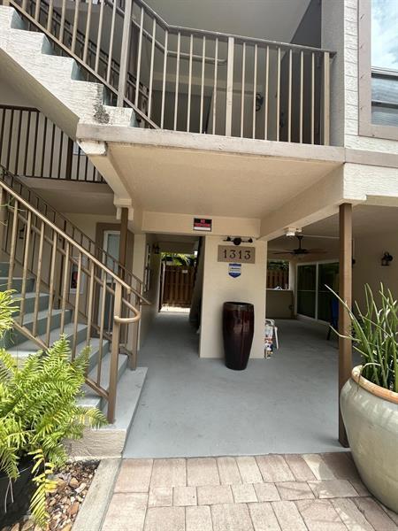 Building Photo - 1313 SW 8th Ct