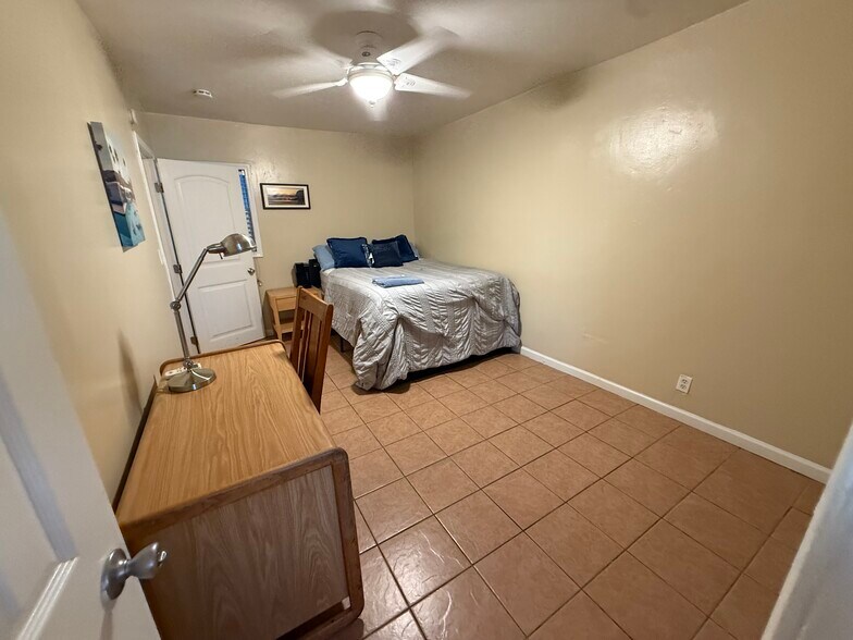 Building Photo - 5809 Lindo Paseo