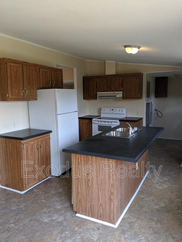 Building Photo - 220 Winding Ridge