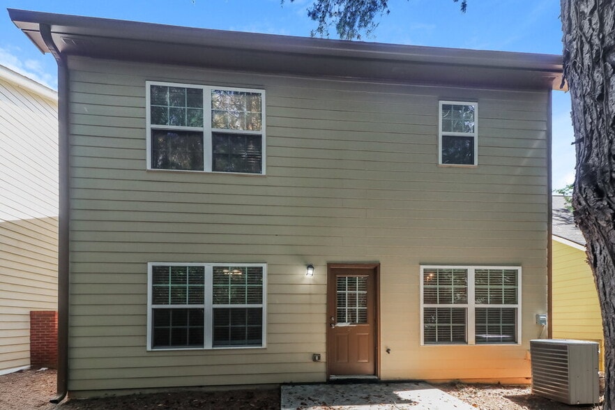 Building Photo - 204 Ranier Ct.