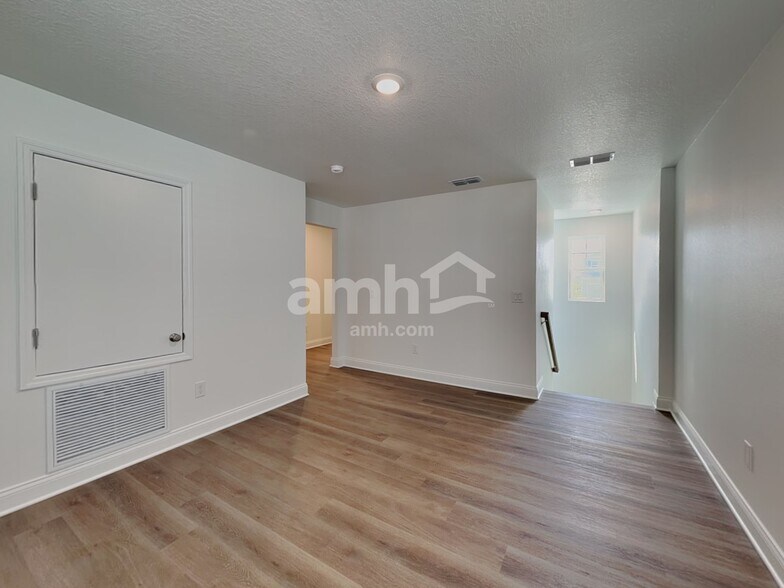 Building Photo - 16397 Aubergine Aly