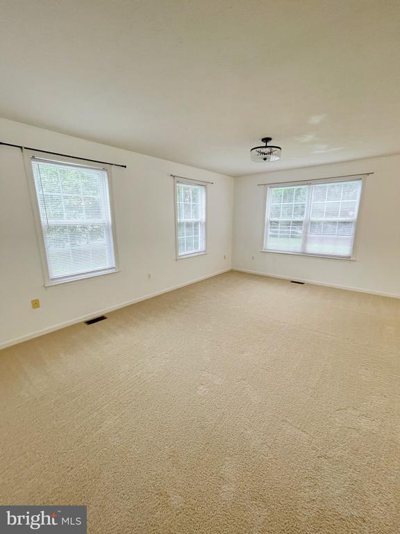 Building Photo - 47960 Piney Orchard St