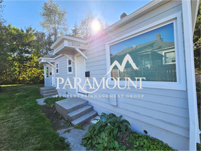 Building Photo - Newly Remodeled 1 Bedroom in a Great Locat...