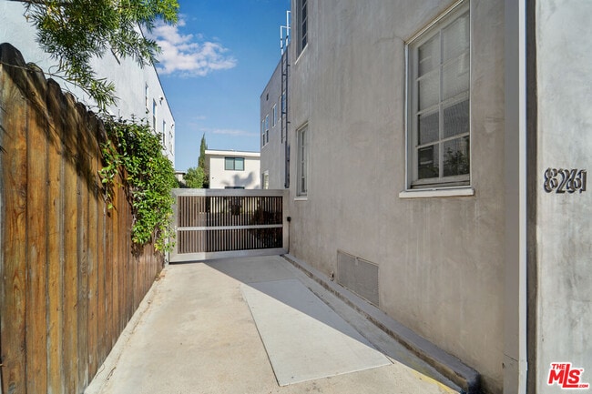 Building Photo - 8261-8264 4th St