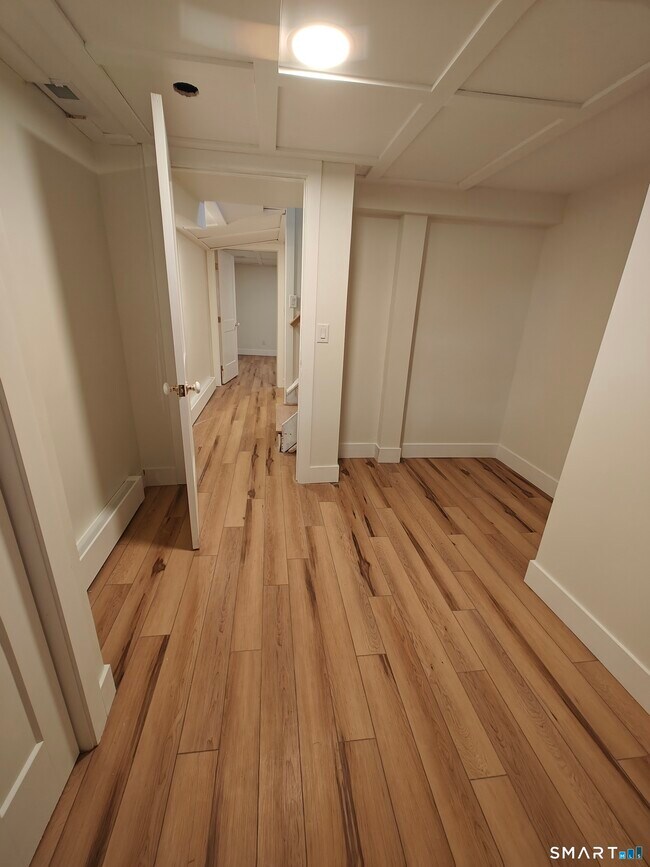 Building Photo - 241 Cricket Knoll
