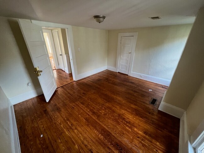 Building Photo - 2446 Wallace Ave
