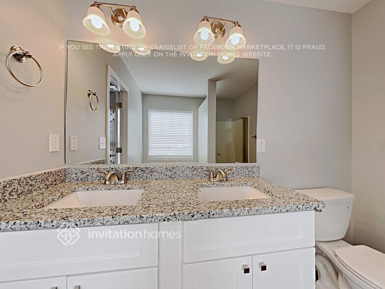 Building Photo - 8122 Bella Vista Ct