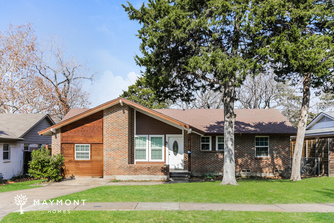 Primary Photo - Adorable 4 Bedroom Home