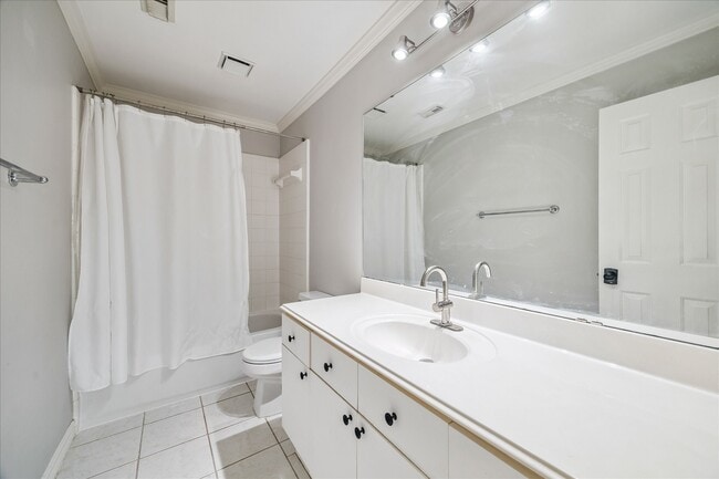 Building Photo - 3115 Cedar Knolls Dr