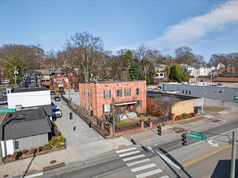 Building Photo - 823 McCallie Ave